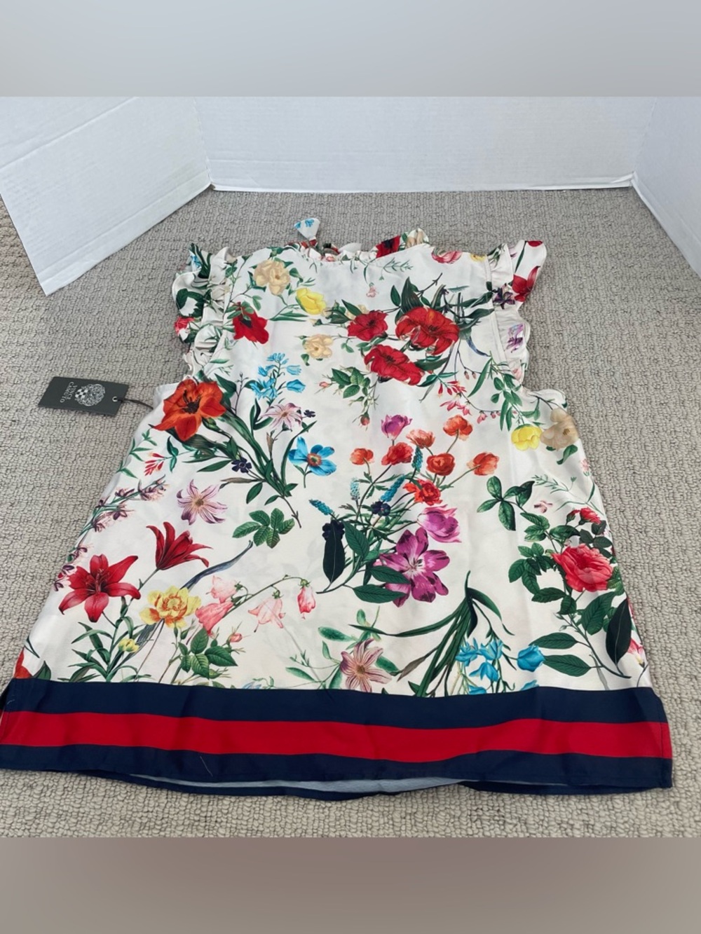 NWT Vince Camuto women’s floral top - Picture 8 of 10
